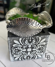 Load image into Gallery viewer, “Silverest Sun” Bangle

