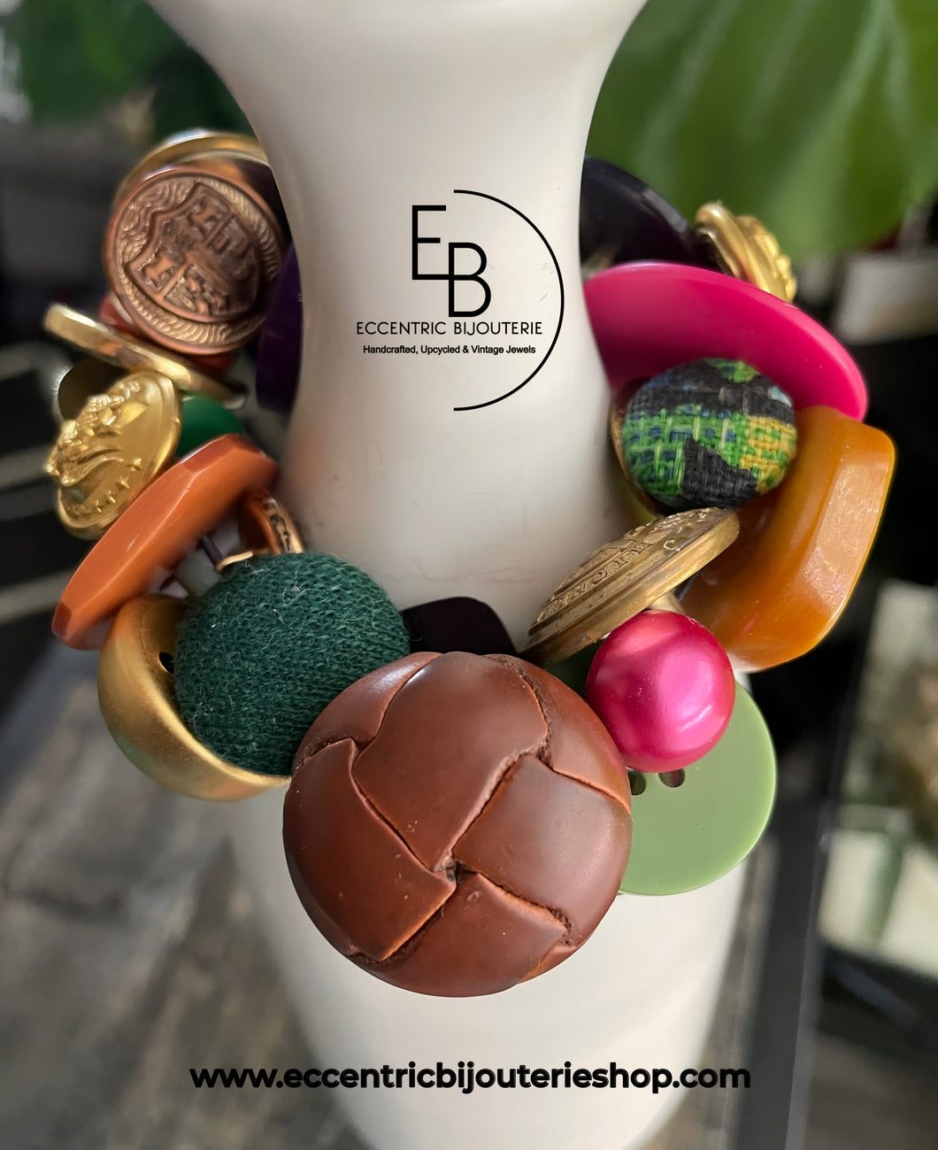 EB Signature Chic Vintage Button Stretch Bracelets