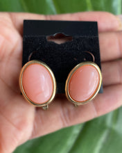 Load image into Gallery viewer, CLIP ON Vintage &quot;Pretty Peach&quot; Gold Trim Earrings
